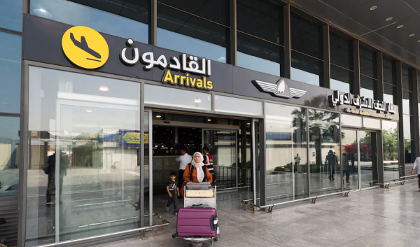 مطار النجف العراقي ي عل ق جميع الرحلات من إيران وإليها