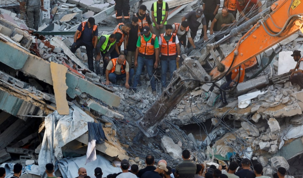وفاة 12 شخصا بينهم 5 أطفال جراء انهيار مبنى في غزة تضر ر من الحرب وفاة 12 شخصا بينهم 5 أطفال جراء انهيار مبنى في غزة تضر ر من الحرب