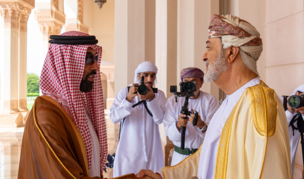سلطان ع مان وطحنون بن زايد يبحثان خفض التوترات عبر الطرق الدبلوماسية سلطان ع مان وطحنون بن زايد يبحثان خفض التوترات عبر الطرق الدبلوماسية