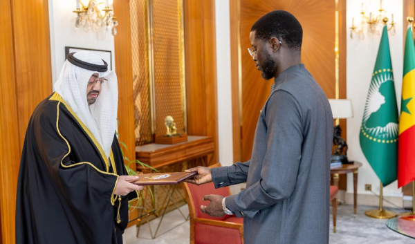 سفير الكويت في داكار قد م أوراق اعتماده لرئيس السنغال سفير الكويت في داكار قد م أوراق اعتماده لرئيس السنغال