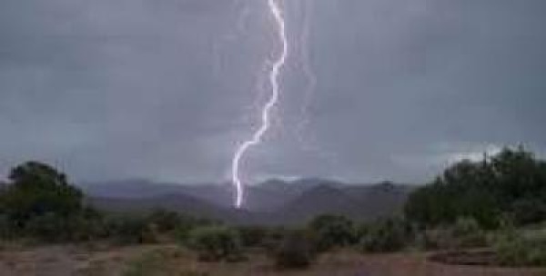 الأرصاد هطول أمطار رعدية غزيرة ومتفرقة الأرصاد هطول أمطار رعدية غزيرة ومتفرقة