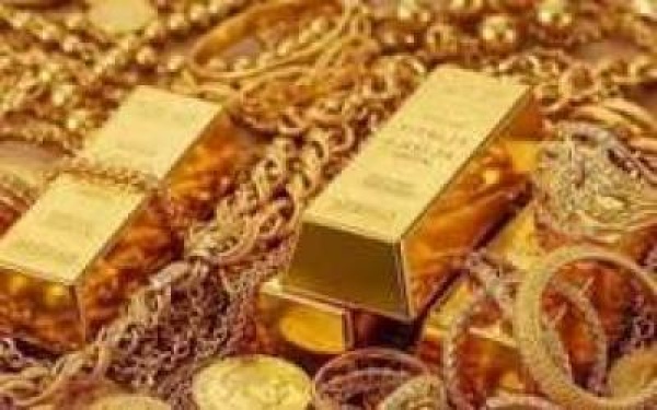 الذهب يتراجع 1 5 مع تصاعد توقعات رفع الفائدة الأمريكية