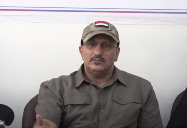 طارق صالح يصل الرياض وأنباء عن توجيهات بإعادة تجميع قواته في عدن طارق صالح يصل الرياض وأنباء عن توجيهات بإعادة تجميع قواته في عدن