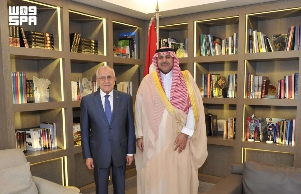 سفير خادم الحرمين الشريفين لدى لبنان يستعرض مع الرئيس السابق العلاقات الثنائية سفير خادم الحرمين الشريفين لدى لبنان يستعرض مع الرئيس السابق العلاقات الثنائية