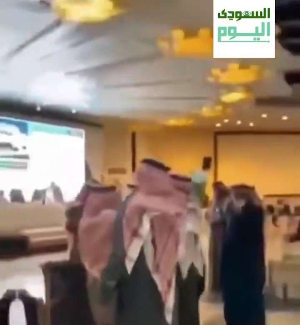 رجل أعمال يعيد عقار ا بقيمة مليون ريال لورثة بعد شرائه في مزاد علني بـ تبوك رجل أعمال يعيد عقار ا بقيمة مليون ريال لورثة بعد شرائه في مزاد علني بـ تبوك