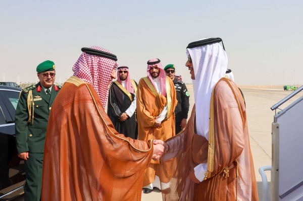 عاجل رئيس مجلس الوزراء وزير خارجية قطر يصل إلى الرياض عاجل رئيس مجلس الوزراء وزير خارجية قطر يصل إلى الرياض