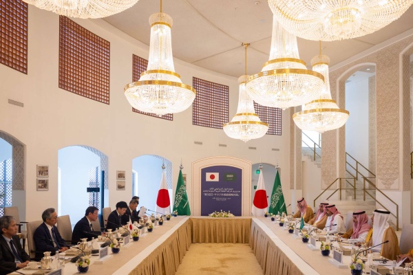 عاجل وزير الخارجية يشدد على ضرورة بقاء مضيق هرمز وباب المندب وجميع الممرات المائية مفتوحة وآمنة عاجل وزير الخارجية يشدد على ضرورة بقاء مضيق هرمز وباب المندب وجميع الممرات المائية مفتوحة وآمنة