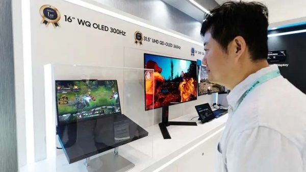 سامسونغ تزيح الستار عن شاشات oled المتطورة سامسونغ تزيح الستار عن شاشات oled المتطورة