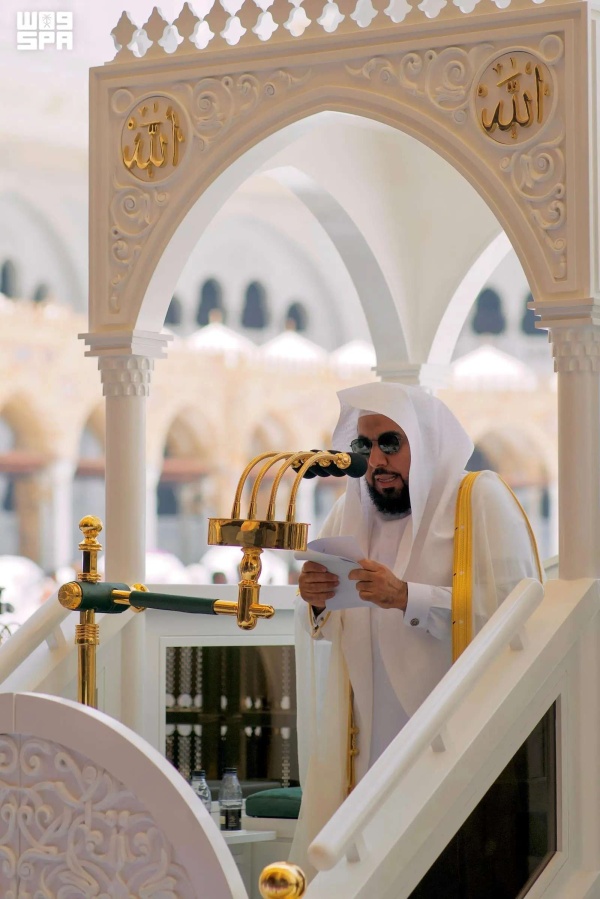 خطيب المسجد الحرام أغرسوا في أبنائكم صدق الكلمة وحسن الخلق ومحبة الصلاة خطيب المسجد الحرام أغرسوا في أبنائكم صدق الكلمة وحسن الخلق ومحبة الصلاة