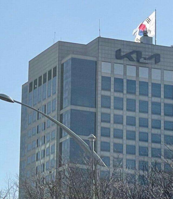 كيا تستفيد من منصة الإنتاج متعددة الأغراض للتوسع في سوق السيارات التجارية