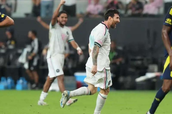 ميسي يسجل هدفه الـ19 و ينفرد بصدارة هدافي الدوري الأميركي ميسي يسجل هدفه الـ19 و ينفرد بصدارة هدافي الدوري الأميركي