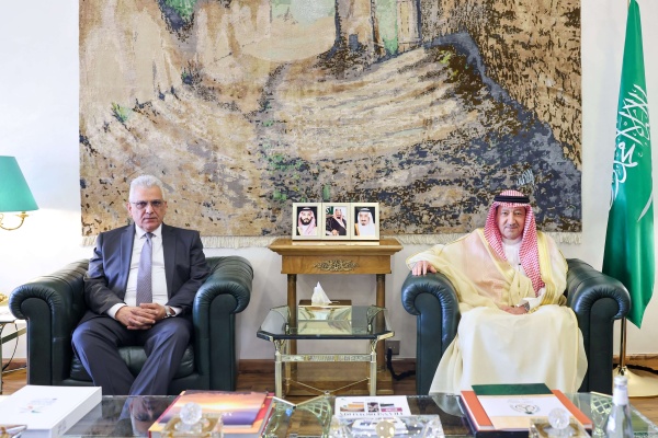 عاجل نائب وزير الخارجية يبحث مع السفير الفلسطيني سبل تعزيز العمل المشترك عاجل نائب وزير الخارجية يبحث مع السفير الفلسطيني سبل تعزيز العمل المشترك