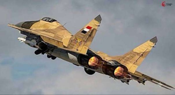 القوات اليمنية تقصف مليشيا الحوثي الإرهابية وتدمر منصات صواريخ ومخازن أسلحة