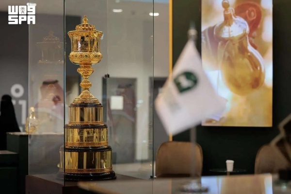 أغلى كاس في العالم يخطف الأنظار في معرض الصقور والصيد السعودي الدولي 2026