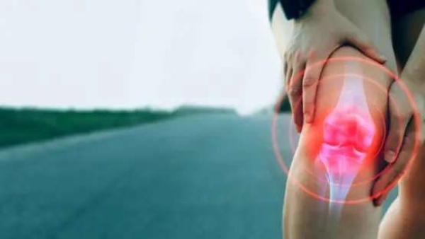 تعديل صغير في زاوية القدمين بارقة امل لتخفيف ألم الركبة