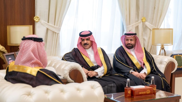 أمير حائل يطلع على سير العمل في مشاريع وزارة النقل ويؤكد أهمية إنجازها في الوقت المحدد أمير حائل يطلع على سير العمل في مشاريع وزارة النقل ويؤكد أهمية إنجازها في الوقت المحدد