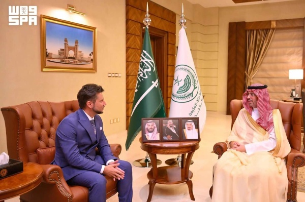 محافظ جدة يناقش مع القنصل العام الإيطالي الموضوعات ذات الاهتمام المشترك محافظ جدة يناقش مع القنصل العام الإيطالي الموضوعات ذات الاهتمام المشترك