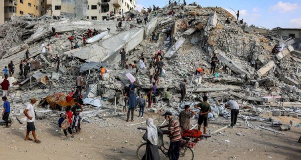 ادانات دولية وفلسطينية لمجزرة عمارة السعادة في غزة وتحذ يرات من آلاف المباني المتصدعة ادانات دولية وفلسطينية لمجزرة عمارة السعادة في غزة وتحذ يرات من آلاف المباني المتصدعة