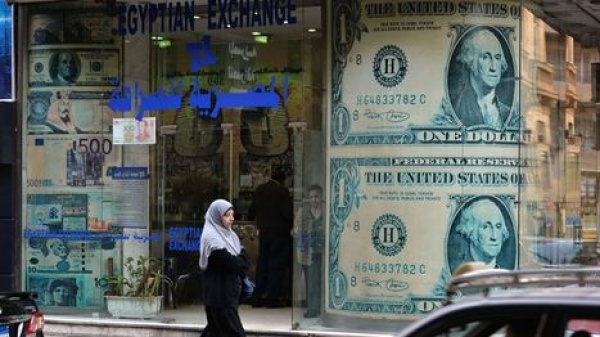 مورغان ستانلي يرسم 3 سيناريوهات للجنيه المصري أمام الدولار في 2027