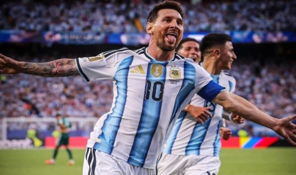 ليونيل ميسي يصبح أول لاعب في تاريخ كأس العالم يهدر ركلتي جزاء في نسخة واحدة باستثناء ركلات الترجيح ليونيل ميسي يصبح أول لاعب في تاريخ كأس العالم يهدر ركلتي جزاء في نسخة واحدة باستثناء ركلات الترجيح