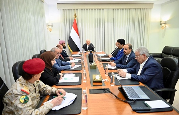 صواريخ الحوثي تحرق الجبهات وبيان مجلس الدفاع الوطني يصفع الجنود صواريخ الحوثي تحرق الجبهات وبيان مجلس الدفاع الوطني يصفع الجنود