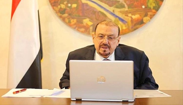 البركاني يهاجم معمر الإرياني ويصفه بالمراهق السياسي البركاني يهاجم معمر الإرياني ويصفه بالمراهق السياسي