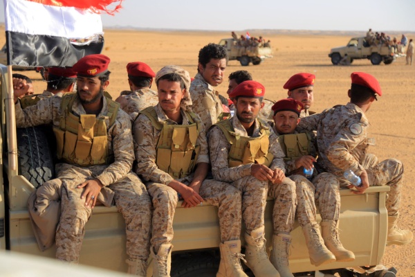 خوفا من الصواريخ الحوثية تجميع الجنود بمأرب في فندق أريحا ومحطات المحروقات خوفا من الصواريخ الحوثية تجميع الجنود بمأرب في فندق أريحا ومحطات المحروقات