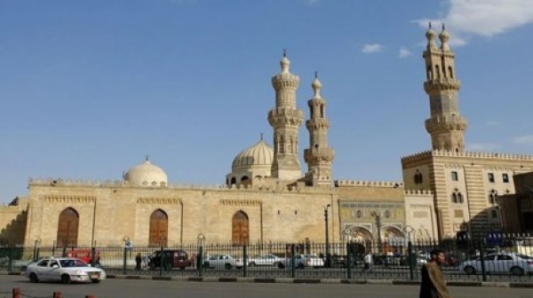 المولد النبوي يثير جدلا واسعا في مصر ودار الإفتاء يحسم الأمر