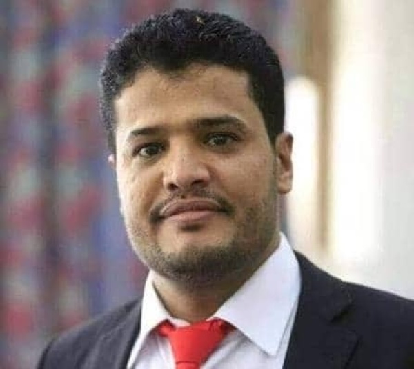 بعد الاعتذار له والإفراج عنه المليشيا تعيد محاكمة صحفي غيابيا بعد سنة كاملة من الاعتقال بعد الاعتذار له والإفراج عنه المليشيا تعيد محاكمة صحفي غيابيا بعد سنة كاملة من الاعتقال