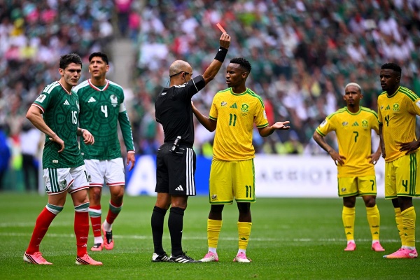 لأول مرة تاريخيا 3 بطاقات حمراء في افتتاح كأس العالم لأول مرة تاريخيا 3 بطاقات حمراء في افتتاح كأس العالم