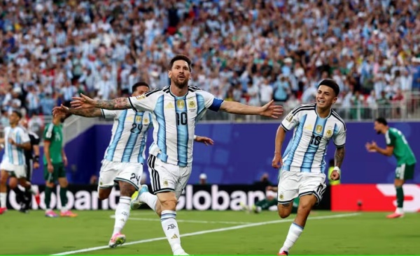 كأس العالم الأرجنتين تتجاوز الجزائر بثلاثية نظيفة وميسي يحقق رقم ا قياسي ا