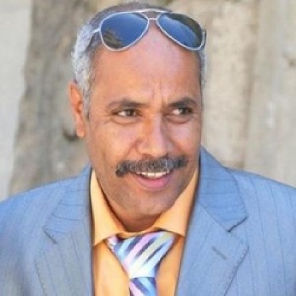 الخوذاني يتهم نقاط ا أمنية بانتهاكات بحق نازحي الساحل ويدعو لوقف التعاملات المهينة