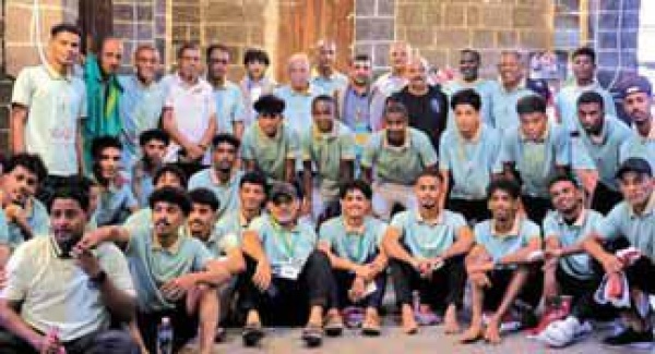تنظيم رحلة لبعثة نادي شباب المكلا إلى صنعاء القديمة