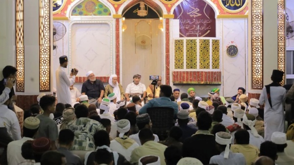 حفل إنشادي بمدينة الحديدة احتفاء بذكرى المولد النبوي الشريف حفل إنشادي بمدينة الحديدة احتفاء بذكرى المولد النبوي الشريف