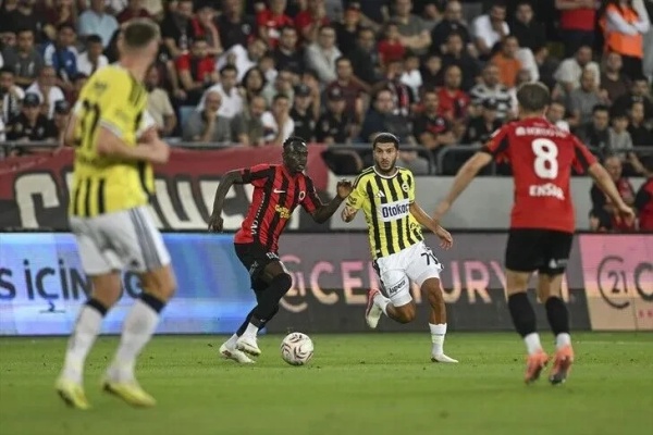 الدوري التركي غنتشلربيرليغي يباغت فنربهتشه ويقلب تأخره بهدف إلى فوز 2 1