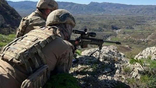 تركيا تعلن مقتل أحد جنودها في حادث إطلاق نار شمالي العراق تركيا تعلن مقتل أحد جنودها في حادث إطلاق نار شمالي العراق