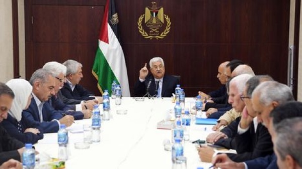 نواب أمريكيون يحذرون ترامب انهيار السلطة الفلسطينية قد يقو ي حماس نواب أمريكيون يحذرون ترامب انهيار السلطة الفلسطينية قد يقو ي حماس