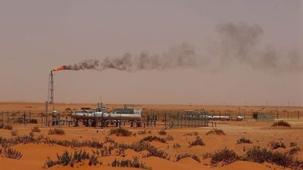 خطر يهدد 4 بالمئة من إمدادات نفط العالم بسبب توقف خط أنابيب السعودية