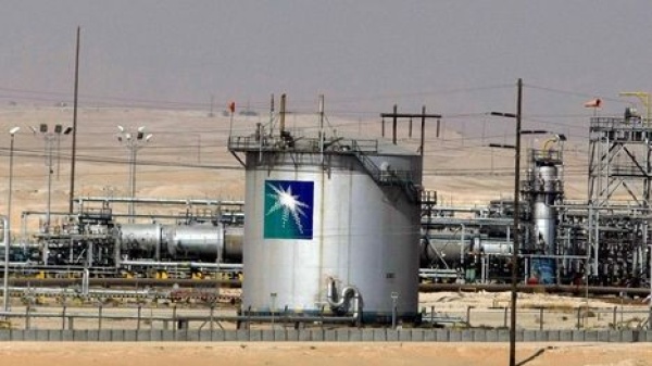 أرامكو السعودية تستأنف تحميل النفط بميناء رأس تنورة