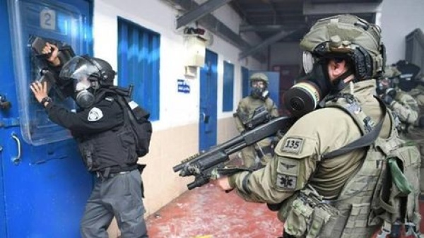 شهادات مروعة للأسرى عن إطلاق جنود الاحتلال النار عليهم داخل الزنازين