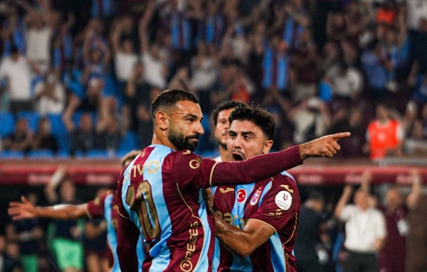 مستشهد ا بـ محمد صلاح بينانت يوجه انتقادات لاذعة لـ نجم آرسنال