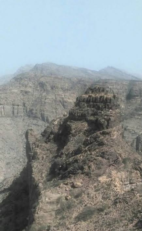 مصادر محلية الحوثي يستعيد السيطرة على جبل نمان بعد خطة استدراج لقوات العمالقة مصادر محلية الحوثي يستعيد السيطرة على جبل نمان بعد خطة استدراج لقوات العمالقة