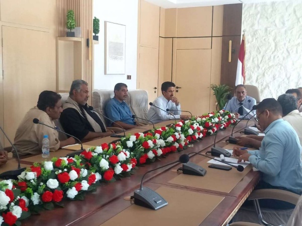 لجنة المناقصات بشبوة ت قر إرساء مناقصات لتأمين الأدوية والمستلزمات الطبية لمركزي الأورام والكلى لجنة المناقصات بشبوة ت قر إرساء مناقصات لتأمين الأدوية والمستلزمات الطبية لمركزي الأورام والكلى