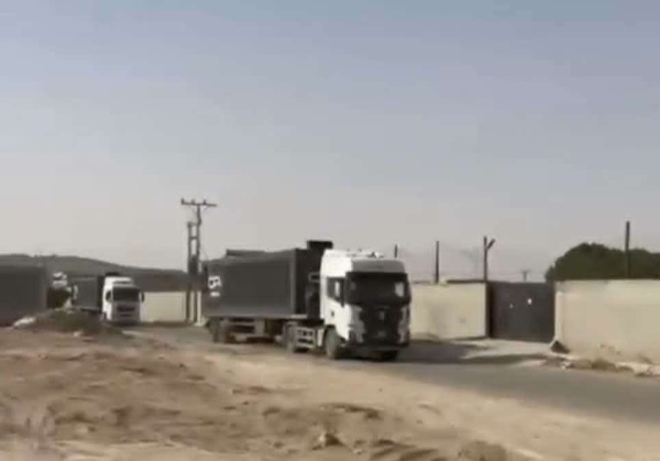 تجهيزات محطات الكهرباء بـ 300 ميجاوات في طريقها إلى عدن وحضرموت تصل خلال الساعات القادمة تجهيزات محطات الكهرباء بـ 300 ميجاوات في طريقها إلى عدن وحضرموت تصل خلال الساعات القادمة
