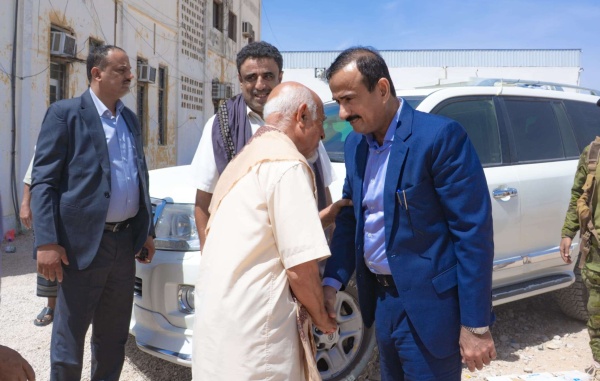 محافظ شبوة بن الوزير يؤكد أهمية استقرار خدمات الكهرباء وتعزيز كفاءة التشغيل بالمحافظة محافظ شبوة بن الوزير يؤكد أهمية استقرار خدمات الكهرباء وتعزيز كفاءة التشغيل بالمحافظة