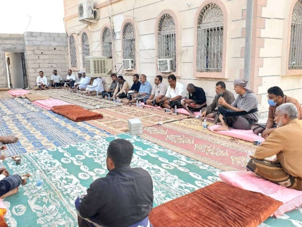 برئاسة الجيلاني اجتماع موسع لمشروع مياه الروضة يثمن رعاية المحافظ بن الوزير ويدعو لتأهيل شبكة التوزيع برئاسة الجيلاني اجتماع موسع لمشروع مياه الروضة يثمن رعاية المحافظ بن الوزير ويدعو لتأهيل شبكة التوزيع