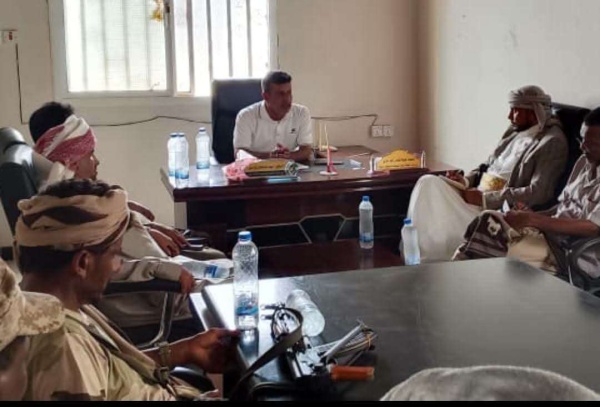 بتوجيهات محافظ شبوة وفي إطار الاهتمام بالقطاع السمكي يلتقي مدير عام رضوم قيادة هيئة المصايد والجمعيات السمكية بتوجيهات محافظ شبوة وفي إطار الاهتمام بالقطاع السمكي يلتقي مدير عام رضوم قيادة هيئة المصايد والجمعيات السمكية