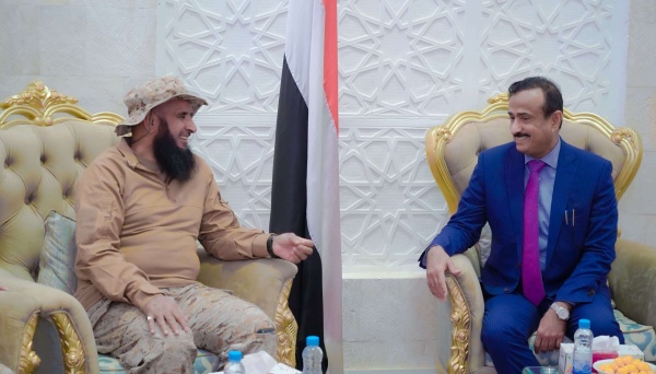 لمحافظ بن الوزير وقيادة القوات المشتركة يؤكدان تعزيز الجاهزية العسكرية والتنسيق المشترك بشبوة لمحافظ بن الوزير وقيادة القوات المشتركة يؤكدان تعزيز الجاهزية العسكرية والتنسيق المشترك بشبوة