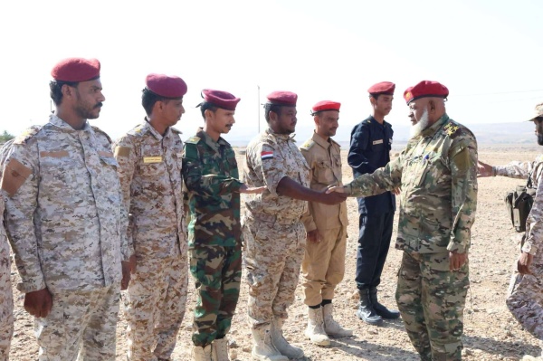 رئيس ش عبة التوجيه المعنوي بالمنطقة العسكرية الثانية يتفقد لواء حضرموت ويطلع على جاهزيته القتالية والمعنوية رئيس ش عبة التوجيه المعنوي بالمنطقة العسكرية الثانية يتفقد لواء حضرموت ويطلع على جاهزيته القتالية والمعنوية