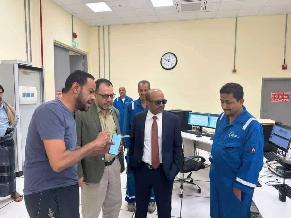 ناشطون يشيدون بجهود وزير النفط ويحذرون من حملات الاستهداف بالتزامن مع ترتيبات استئناف التصدير ناشطون يشيدون بجهود وزير النفط ويحذرون من حملات الاستهداف بالتزامن مع ترتيبات استئناف التصدير